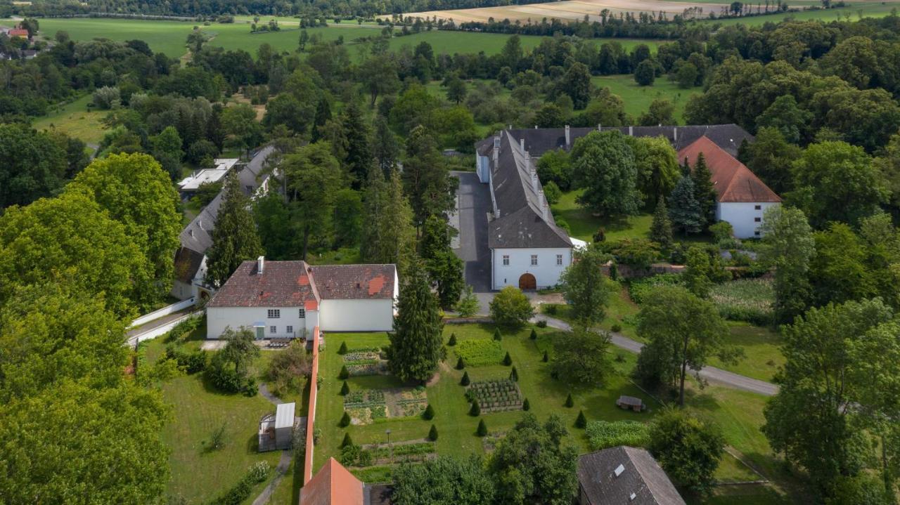 Boutique Hotel Zum Oberjaeger, Schloss Lackenbach Екстериор снимка